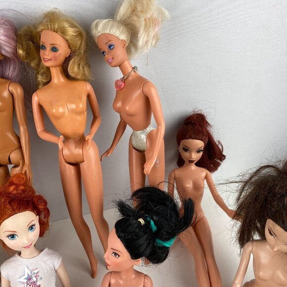 Barbie & Misc Dolls Lot #1 Wedding Dress Earrings Mixed Girls Pretend Play - Picture 6 of 9